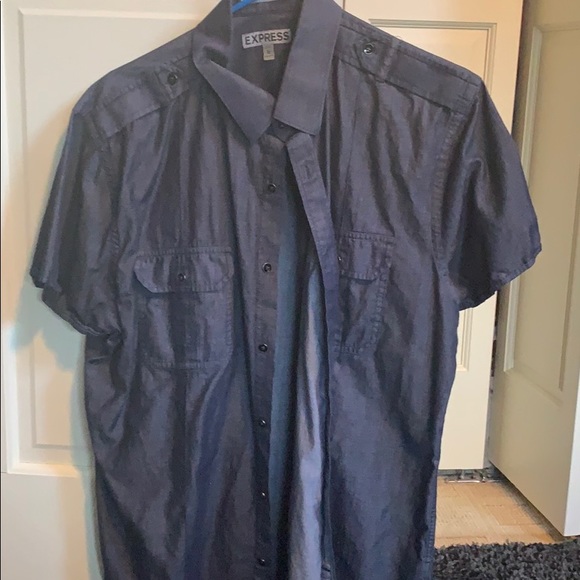 Button down - Picture 1 of 1